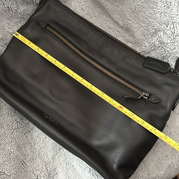 Coach Graham Soft Messenger F72511 - Picture 10 of 12